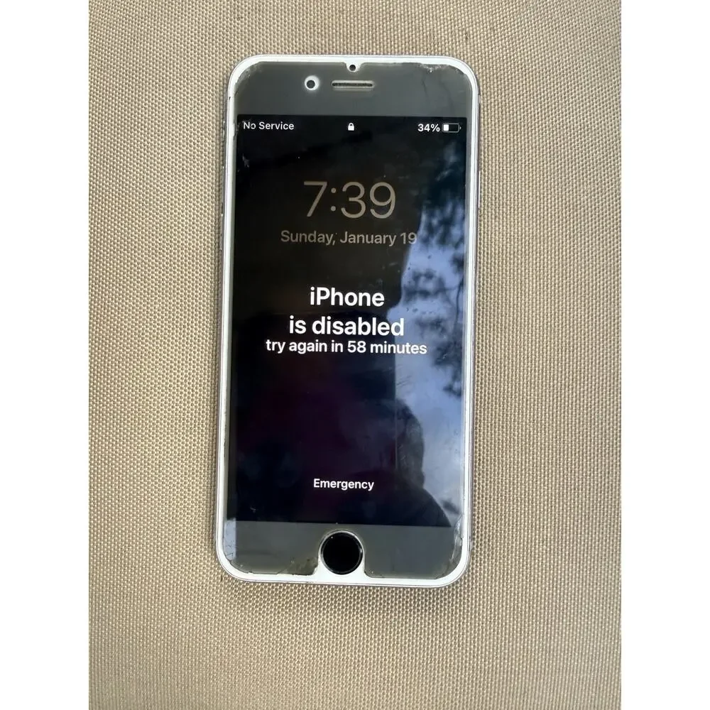 Apple iPhone 6s 16GB Silver Cell Phone For Parts